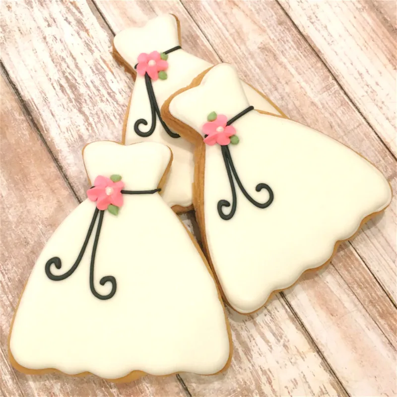 KENIAO Wedding Cookie Cutter Set - 2 PC - Wedding Dress and Diamond Ring Valentine\'s Day Biscuit Bread Molds - Stainless Steel