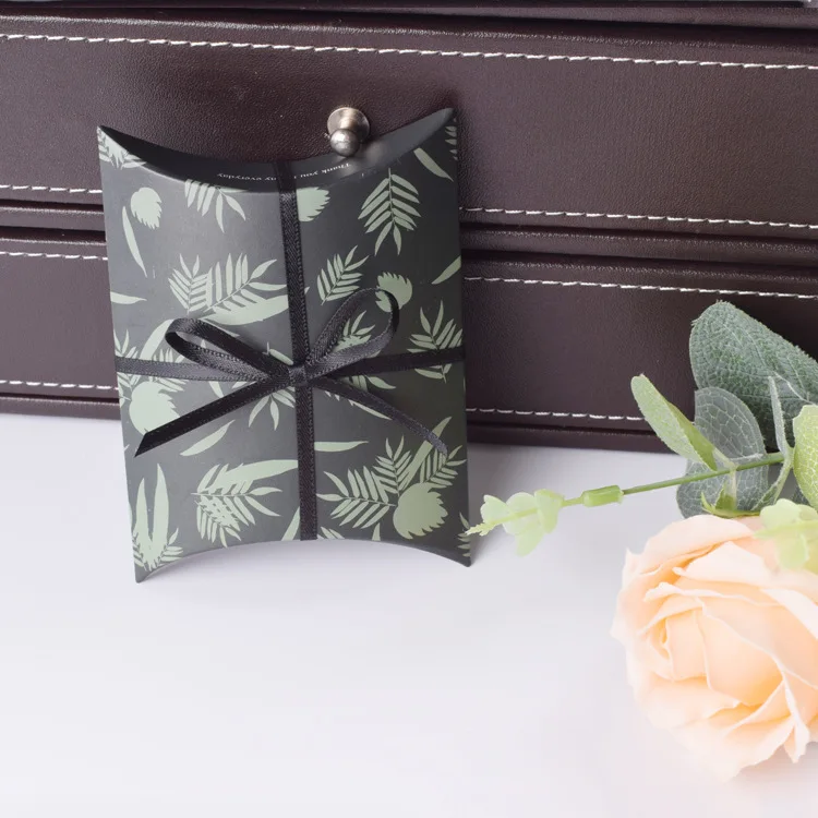 50 قطعة شنطة هدايا علبة التعبئة والتغليف وسادة شكل كعكة صندوق الحلوى حقيبة DIY بها بنفسك حفل زفاف لصالح كرافت صناديق الورق لوازم عيد الميلاد #4