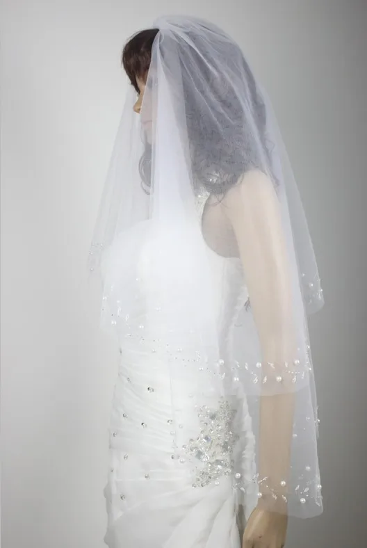 2 ชั้นความยาวข้อศอกเจ้าสาวลูกปัดปักสีขาว Beige wedding veil & หวี