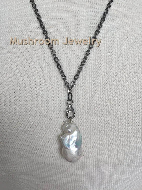 

Baroque Freshwater Pearls on Gunmetal Chain Choker Necklace