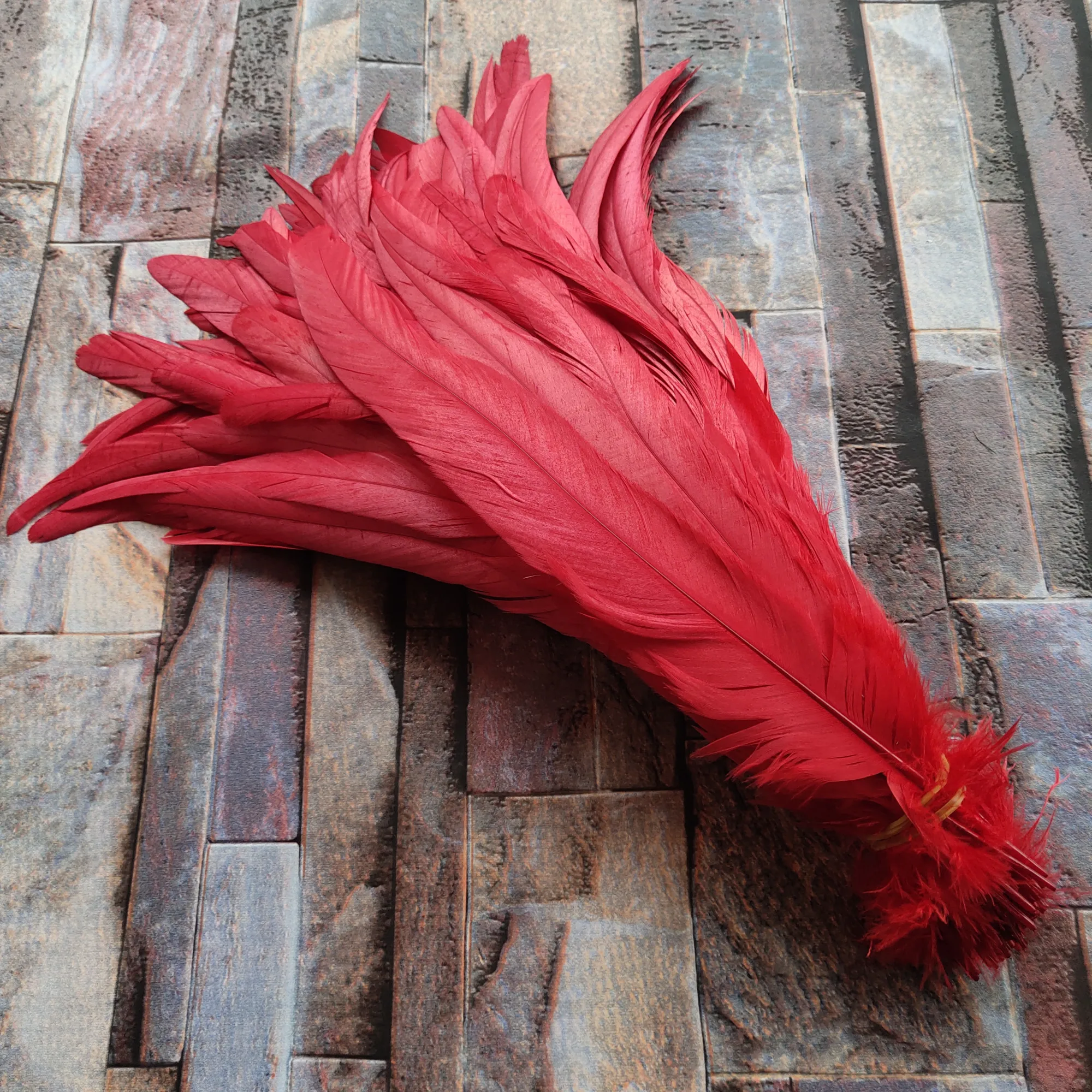 New 10Pcs beautiful 10-12inch/25-30cm red Rooster Feather Clothing hat Necklace earrings wedding accessories Decorative