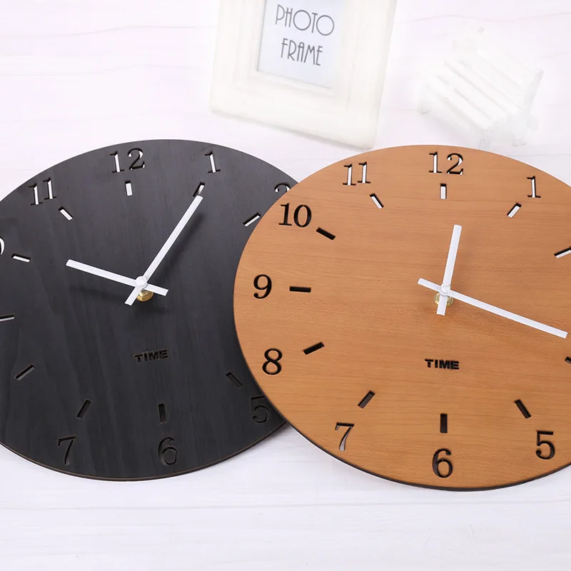 Creative Wall Clock Living Room Minimalist Modern Home Round Personality Silent Garden Pine Solid Wood Dedicated Fashion