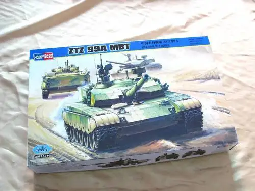 

Hobby Boss 82439 1/35 Chinese PLA ZTZ-99A MBT Main Battle Tank Model Armored Car TH06448-SMT2