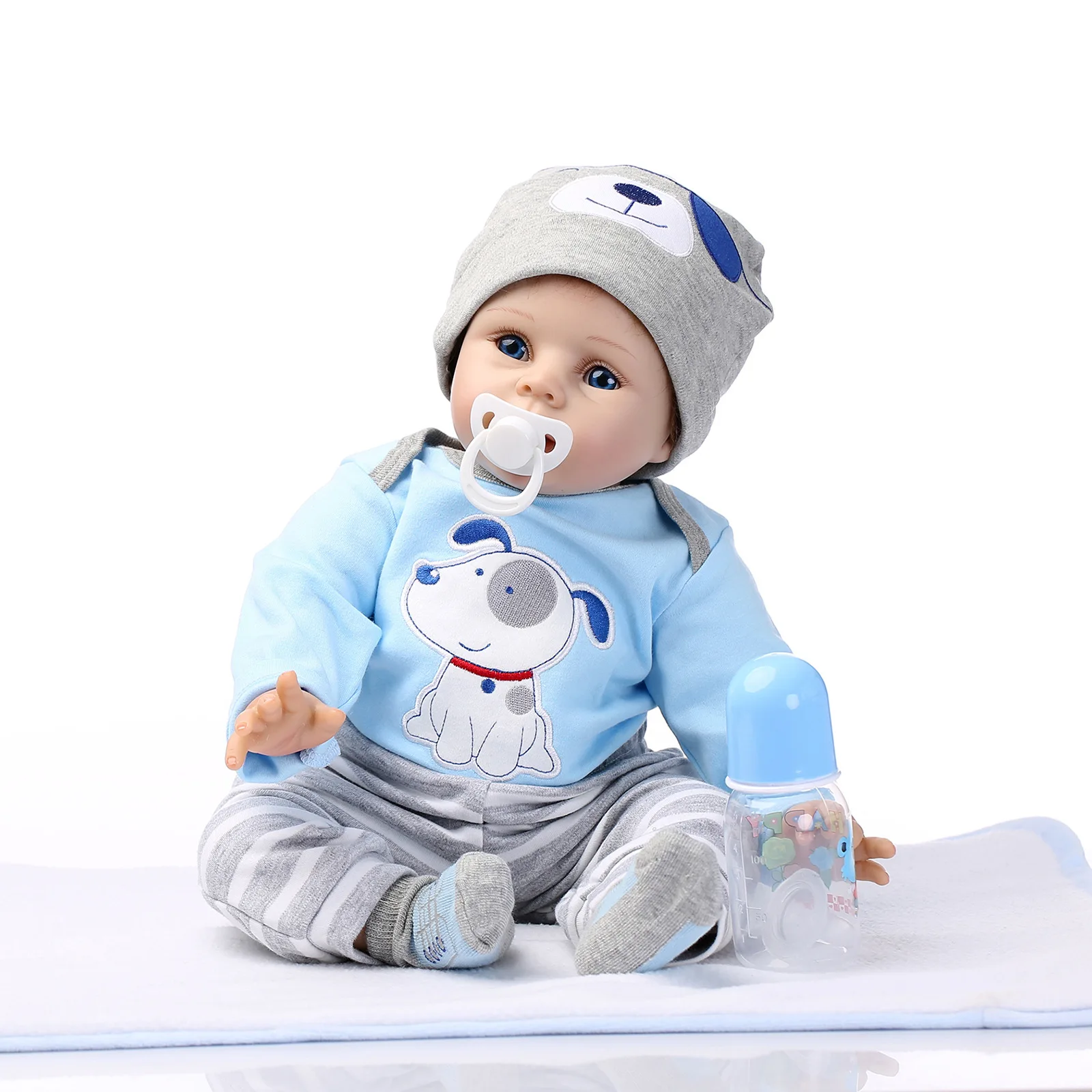 

55cm Soft Silicone Vinyl Dolls Reborn Baby Handmade Cloth Body Lifelike Babies play house toy Children's birthday presents