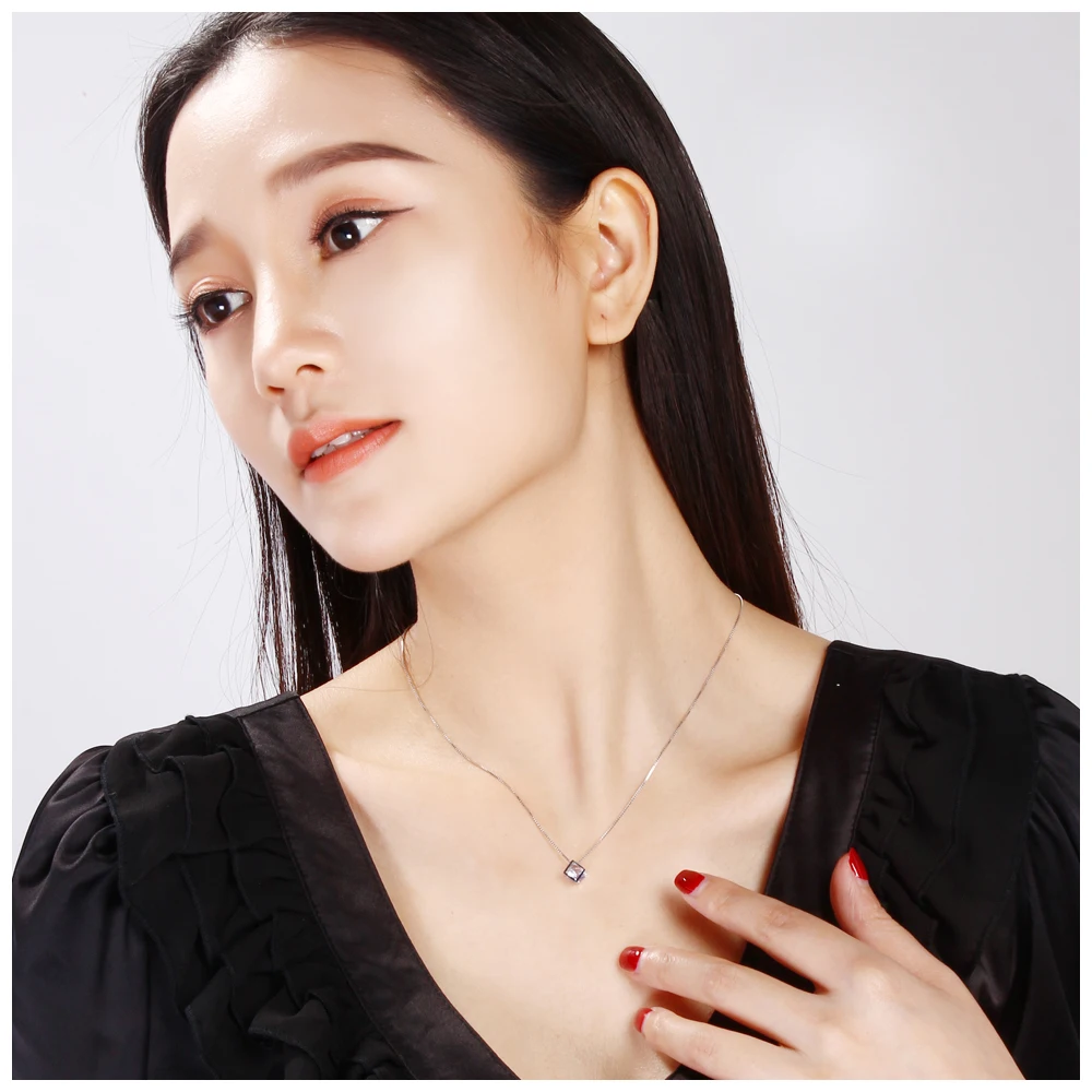 DreamCarnival 1989 Hot Selling Collar Mujer Elegant Crystal CZ Cube Design Sterling Silver Jewelry 925 Pendant Women V00408H