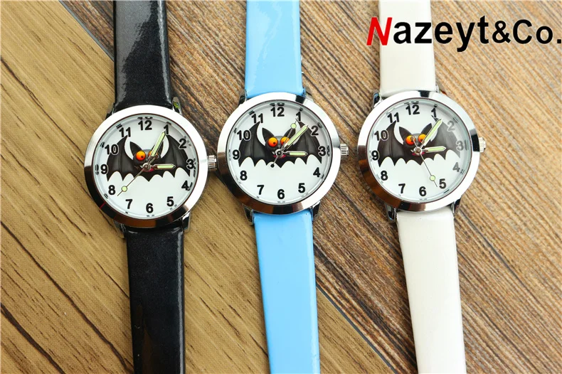 Nazeyt Nieuwe Halloween Vampier Dial Kinderen Quartz Horloge Kleine Jongens En Meisjes Bloedzuigende Vleermuis Lichtgevende Hand Lederen Gift Klok