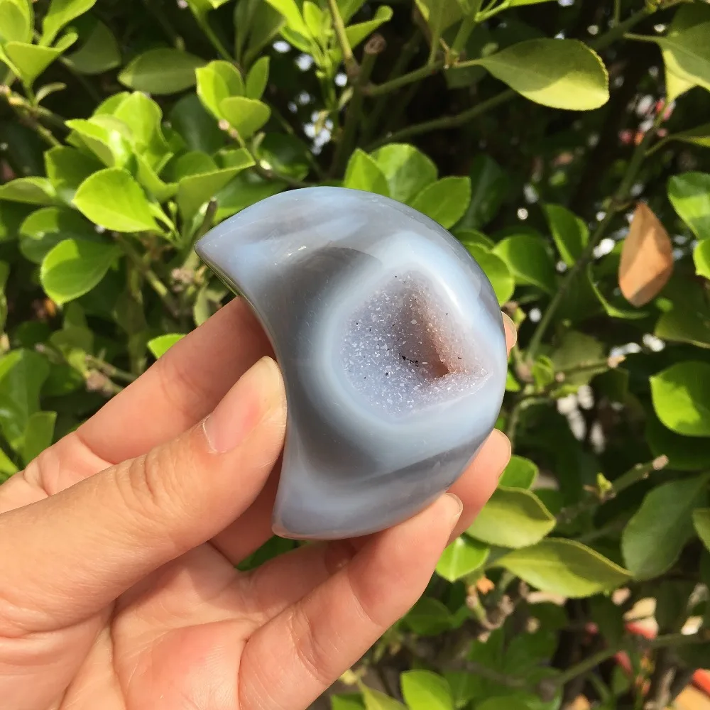 1pcs Natural Agate moon CRYSTAL Crescent Half Moon agate geode Carved CRYSTAL Sculpture stones Reiki GIFT 40-50g