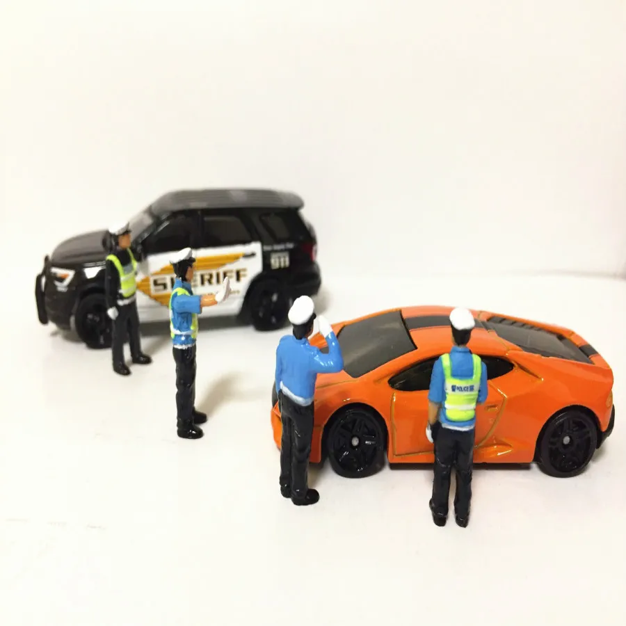 1set/lot 1/64 Architecture Model Plastic Scale Police Figure