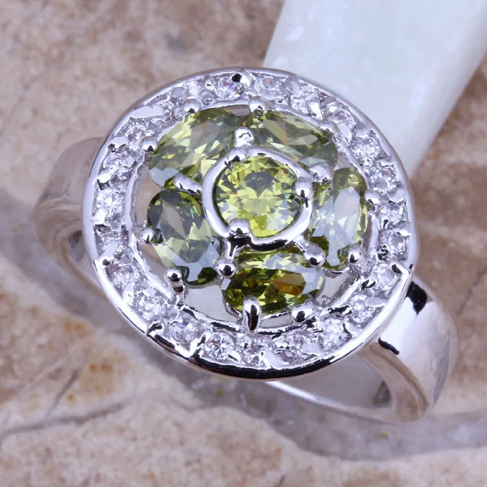 Fascinating Green Peridot White CZ Silver Plated  Ring Size 6 / 7 / 8 / 9 R0243