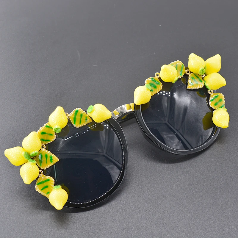 Sunglasses Charm Rhinestones Square Oversize Fashion Sunglasses Vintage Shades Women Ladies Elegant Big Sunglasses