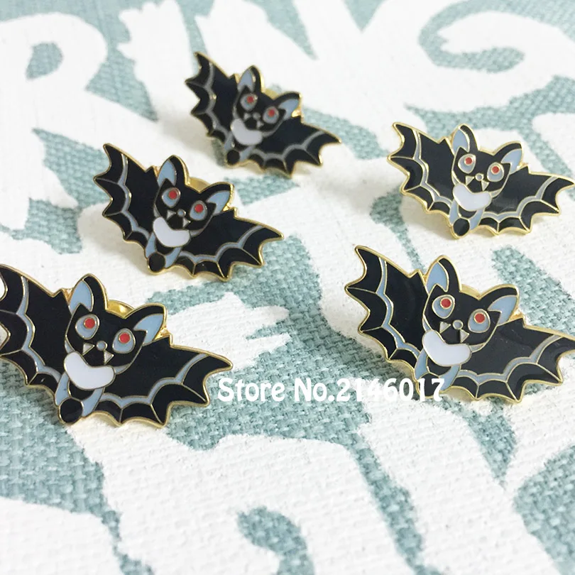 10pcs 30mm Length Black Bats Lapel Pin Halloween Enamel Bat Pins Cute Vampire Badge Kawaii Spooky Brooch Jewelry Spoops Gift