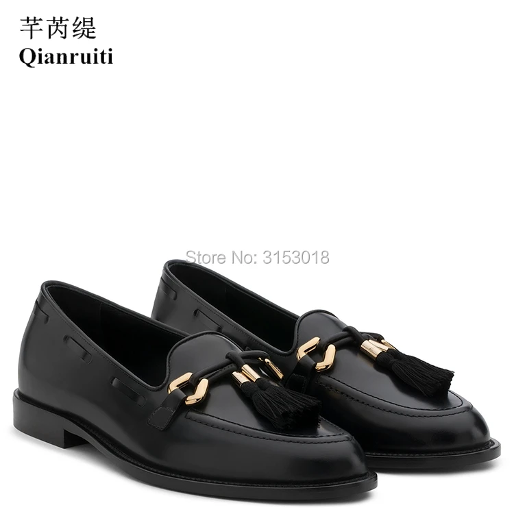 2019 Fashion Patent Leather Casual Men Shoes Slip-On Tassel Decoration Leisure Footwear Male Casual Shoes For Party Fashion Show