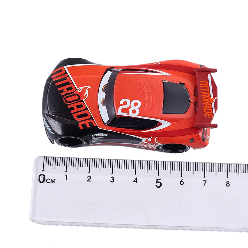 Pixar Cars 3 Mater Jackson Storm Ramirez Spielzeugautos McQueen 1:55 Druckguss-Metall-Legierung Modellautos 2 Kindergeschenke – Detail 8