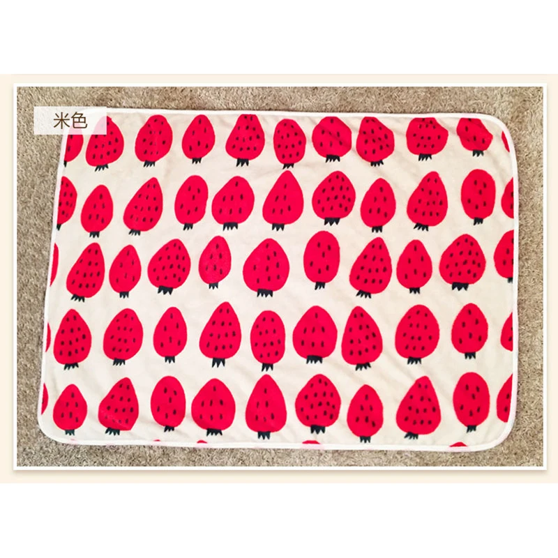 100 x 70 cm Cute Warm Pet Bed Mat Cover Strawberry Printed Towel Cat Dog Fleece Soft Blanket For Small Medium Large Puppy Dogs