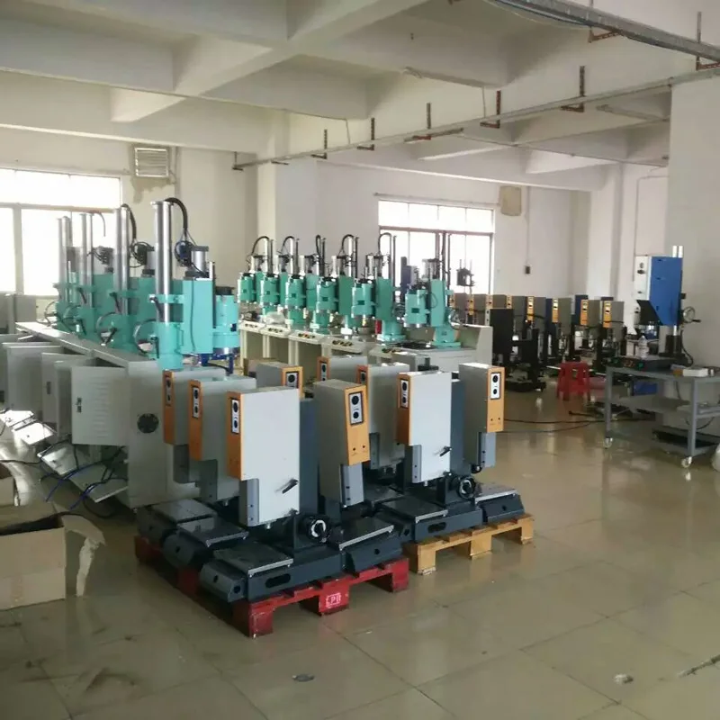 20kHzเชื่อมพลาสติกชิ้นส่วน 2000Wอัลตราโซนิกเครื่องเชื่อมพลาสติกราคา