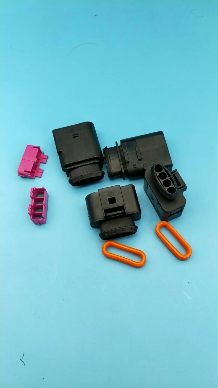 

freeshipping 5/30/100sets 4 Way female male Ignition Coil 1J0 973 824 1J0 973 724 plug connector