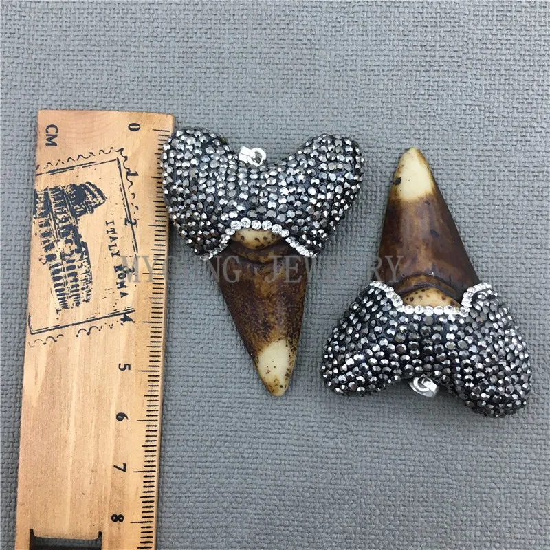 MY0489  Brown Shark Tooth Shape Resin Pendant Charm Paved Rhinestone Cap Bohemia Necklace Jewelry Making