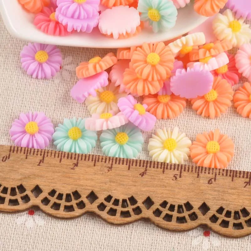 50PCS daisy Flower Pattern flatback Resin Cabochons Scrapbook Craft 13mm DIY Embellishments decor Headwear accessories CP1973