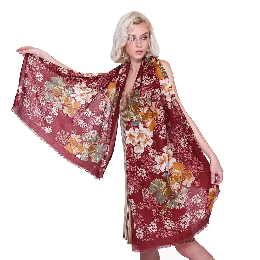 

2019 Cotton Lace Floral Gold Foil Fringe Scarves Shawl Beautiful Floral Luxury Wrap Scarf Muffler Hijab Free Shipping