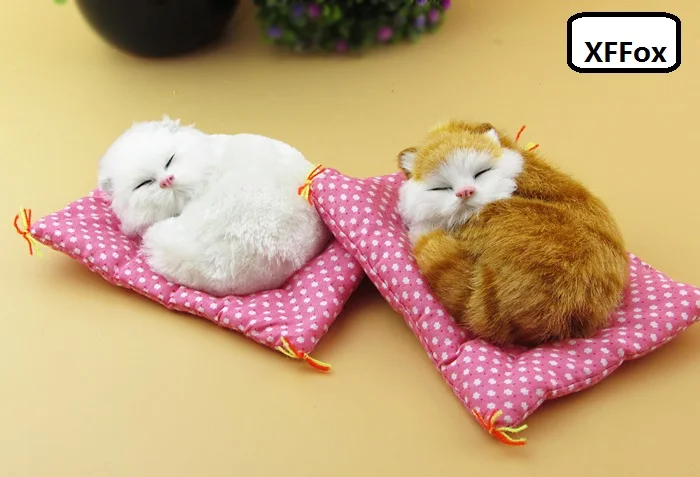 a pair of cute real life cat models on a mat plastic&furs white&yellow sleeping cat dolls gift about 14x11cm xf1201