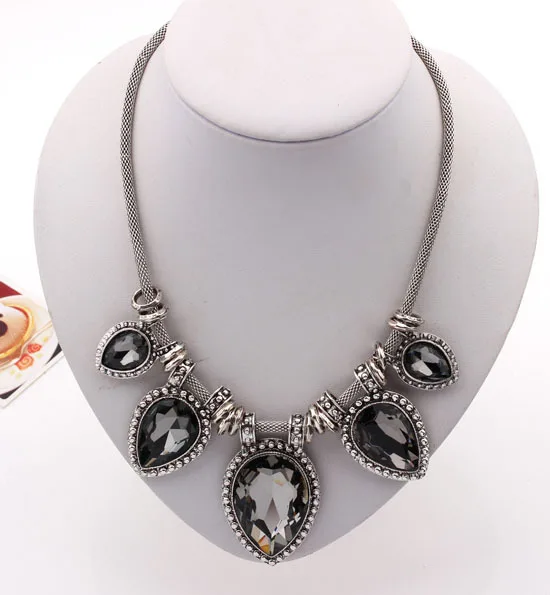 Luxury Vintage Women Choker Necklace Big Crystal Jewelry Silver Color Chain Boho Chunky Statement Maxi Necklaces Collier Femme