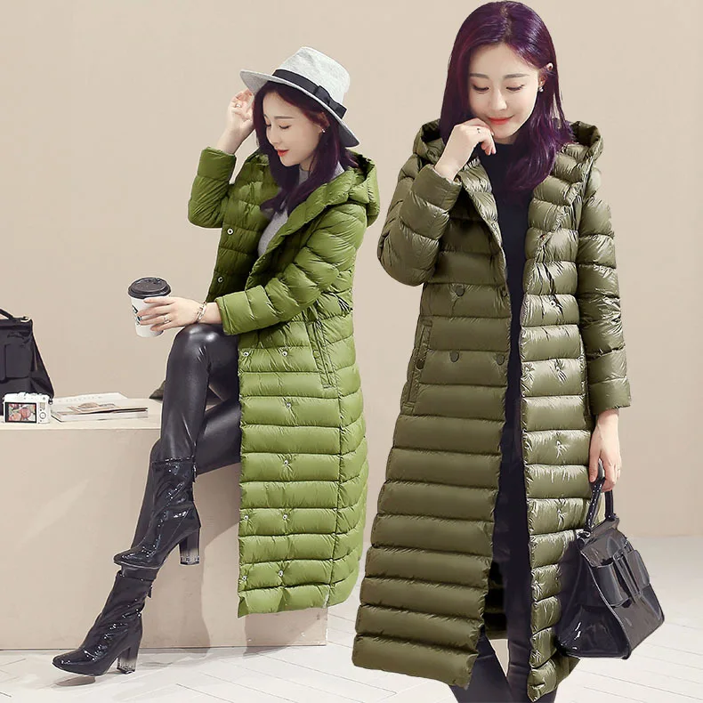 ผู้หญิง Ultra Light Down แจ็คเก็ต Slim Hooded เข่าความยาวสีขาวเป็ดเสื้อผู้หญิงลงเบาะปุ่ม Parkas lady JK-568