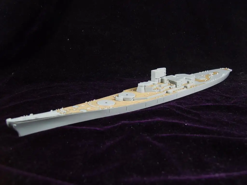 

Trumpeter ARTWOXMODEL 05706 battleships American Wisconsin number deck wooden 1991AW20072