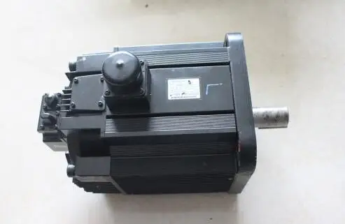 

Used in good condition AC Servo Motor SGMRS-37A2A-YR11