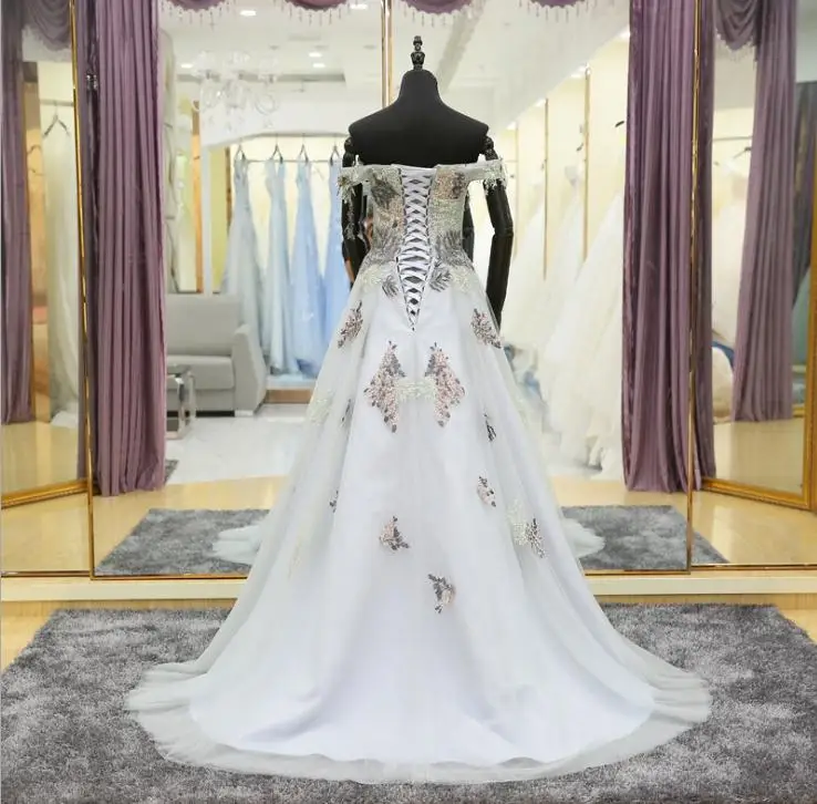 Banvasac 2017 Baru Garis Bordir Elegan Perahu Leher Pernikahan Gaun Lengan Pendek Appliques Satin Renda Pengantin Gowns