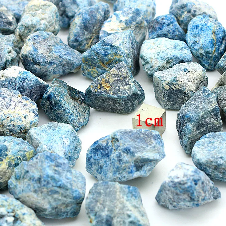 A variety of high-quality mineral apatite crystal of the original stone carving small material DIY teaching specimen original st