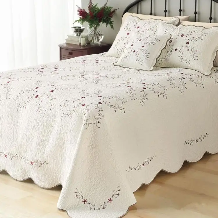 

Beige Embroidery Cotton Handmade Bedcover 3pcs Quiled Quiltcover Sets Super King Size 255*300cm Bedspread Coverlets Bedsheets