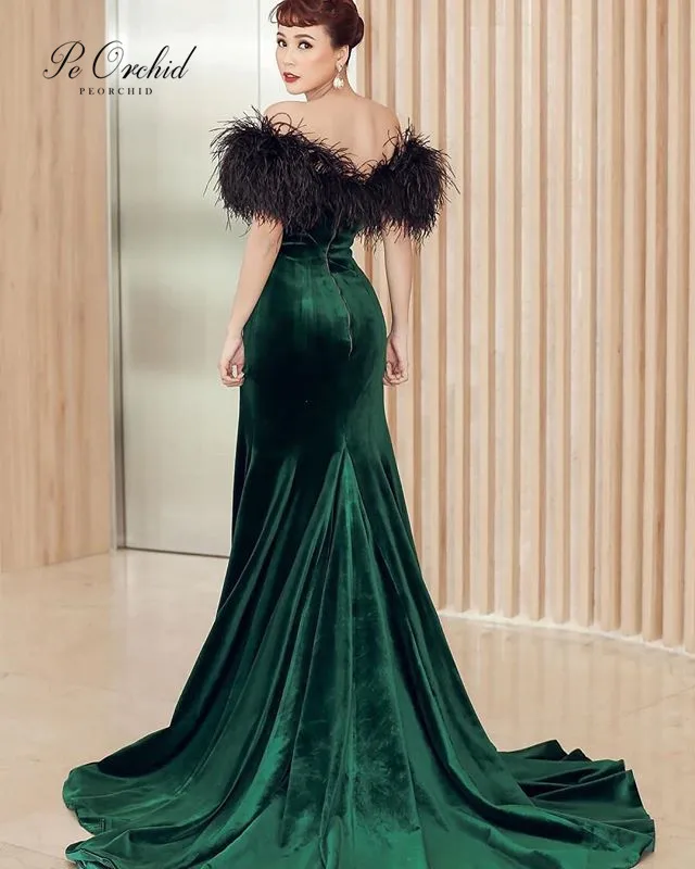 PEORCHID-vestidos formales largos De terciopelo con hombros descubiertos para mujer, traje De fiesta verde con corte y plumas, estilo sirena, Sexy, 2019