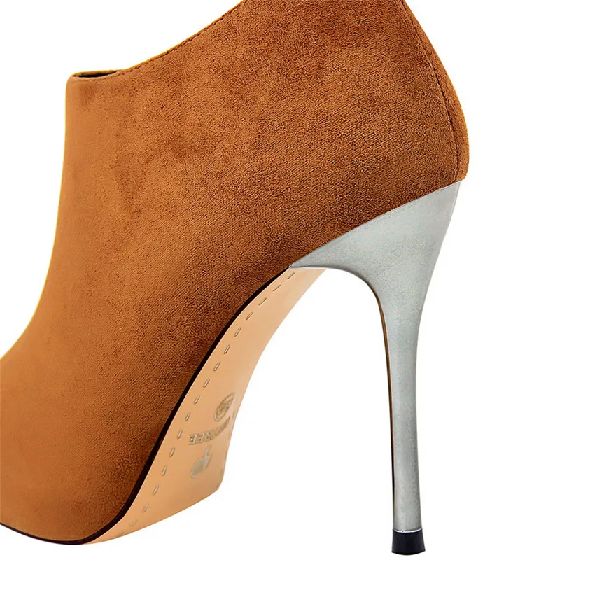 A punta Tacco In Metallo Stivaletti Alti Talloni di Modo delle Donne Cerniera Laterale Scarpe Da Donna Flock Solid Concise Breve Stivali Donna