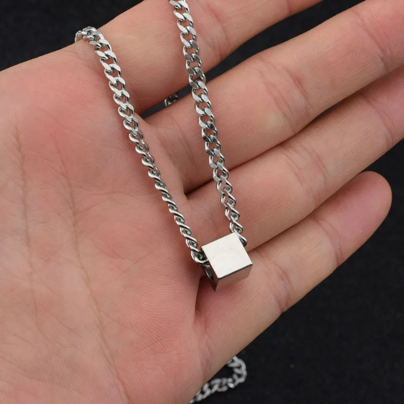 Idol star with the neck necklace Men and women short necklace personality long chain necklace short neck chain stainless steel