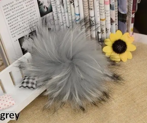 14cm Wholesales Real Raccoon Fur Pompom Pom poms For Hats Winter Beanies Natural  For Kids Women DIY Accessories With Buttons