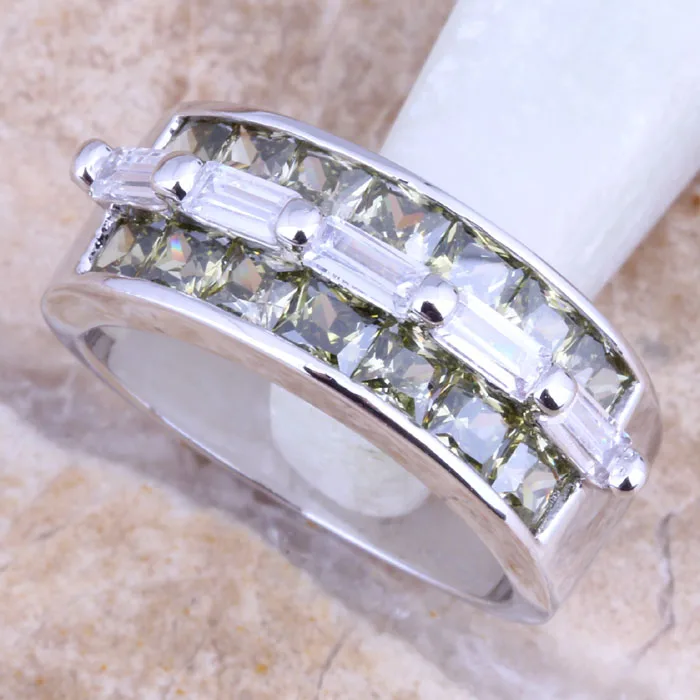 Sparkly Green Peridot White CZ Silver Plated  Women\'s Ring Size 6 / 7 / 8 / 9 R1367