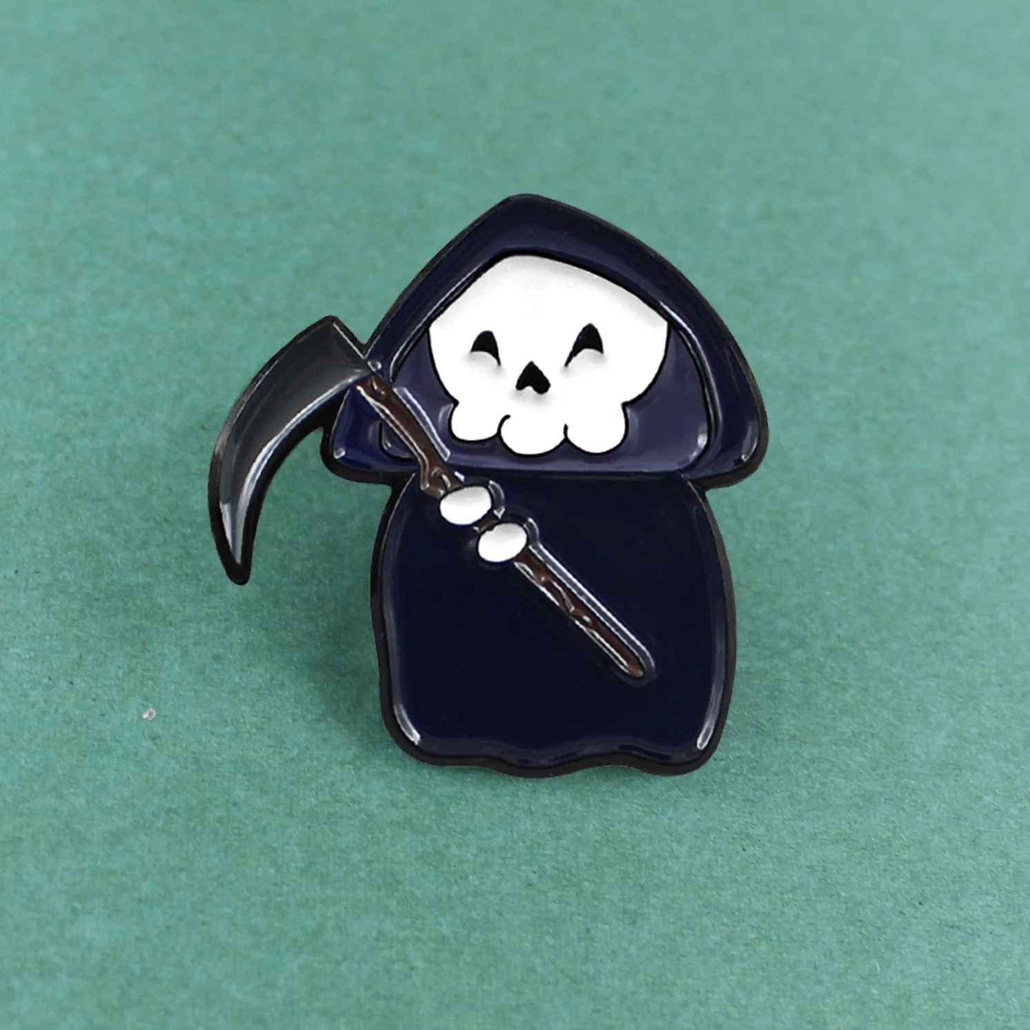 Cartoon Sickle Death Skeleton Pin Brooch Black Cloak Death Skull  Button Enamel for Women Men Hat Bag Clothes Lapel Pin Brosche