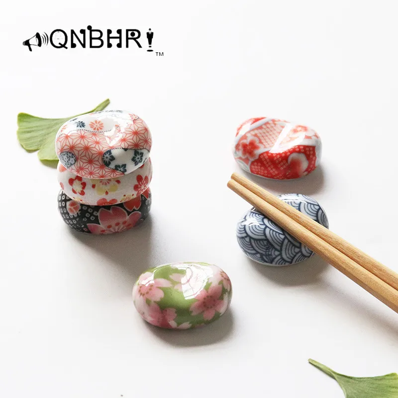 QNBHR Colorful Ceramic Chopsticks Holder Cute Romantic Cherry Blossoms Japan Chopstick Rest Kitchen Tableware Gadget Supplies