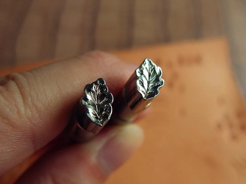 

Инструмент для изготовления кожаного седла из стального материала, инструмент для тиснения кожи, узор из дуба