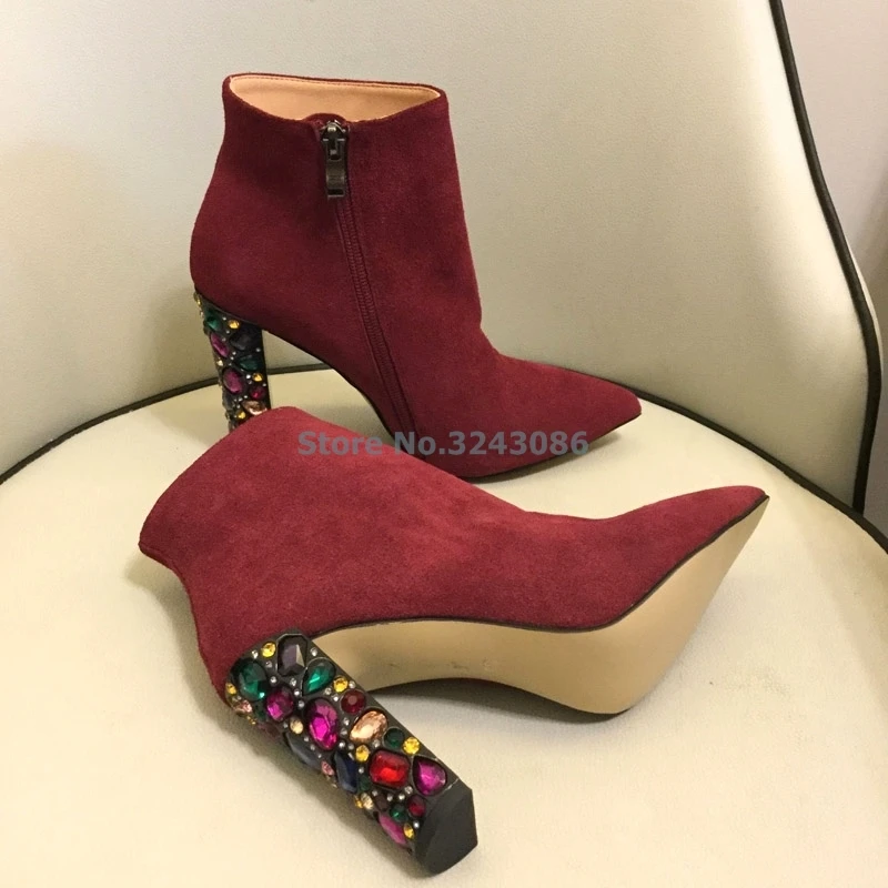 Hitam Kulit Domba Sepatu Hak Tinggi Warna-warni Perhiasan Chunky Heel Wanita Fashion Sepatu Bot Hitam Merah Abu-abu Suede Menunjuk Toe Sepatu Semata Kaki