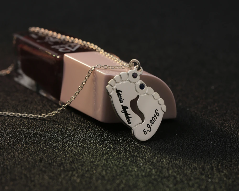 

Engraved Two Names Baby Feet Charm Necklace Solid Silver DIY Name Date stone Pendant Jewelry Girl Christmas Gift Wholesale