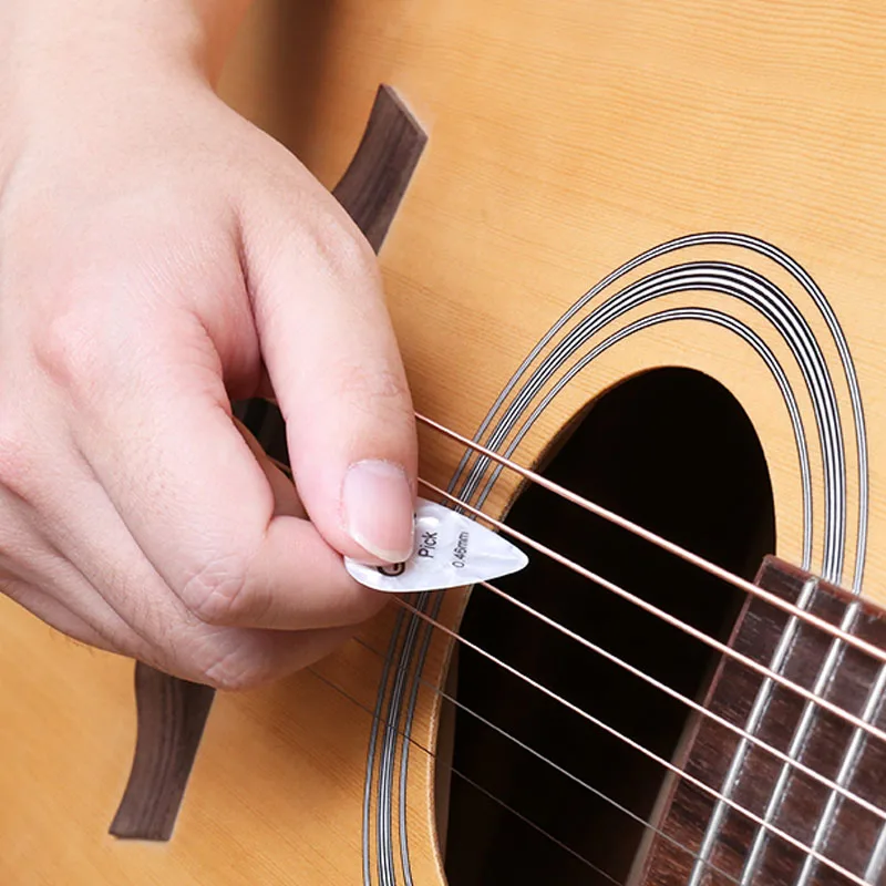 100 piezas Alice púas de guitarra plectro de celuloide Mediador 0.46/0.71/0.81/0.96/1.2/1.5mm Colores al azar Accesorios de guitarra