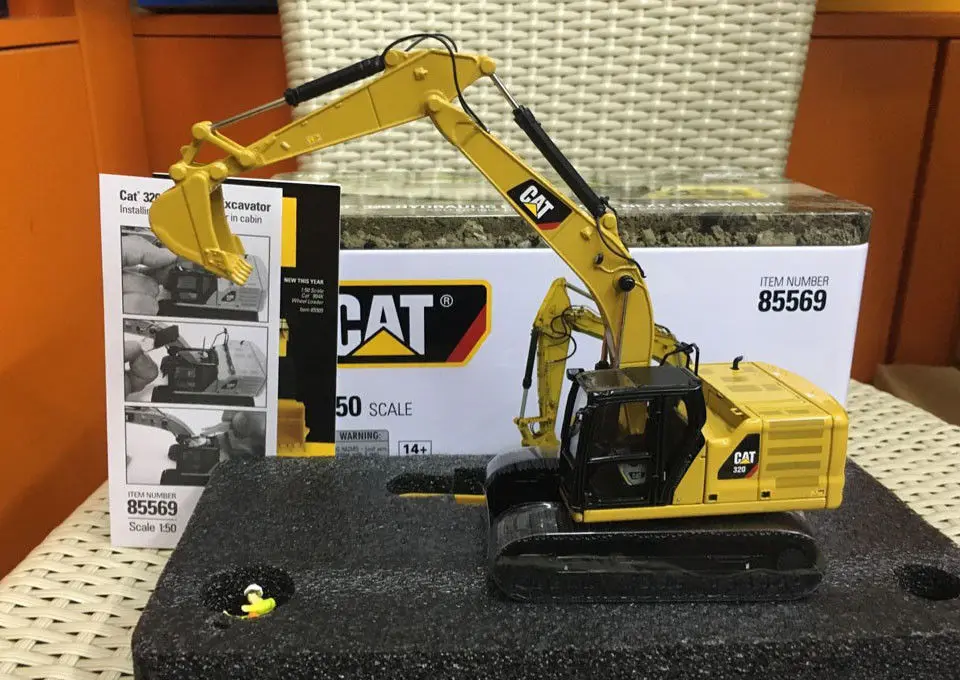 Diecast Toy Model DM 1:50 Scale Caterpillar Cat 320 Hydraulic Excavator Engineering Machinery For Boy Gift,Collection,Decoration