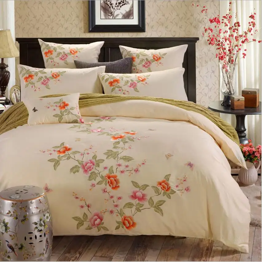 Red Flowers Embroidery Bedding Set Cotton 4pcs Solid Color Bedclothes Duvet Cover Bed Sheet Pillowcases King Queen Size