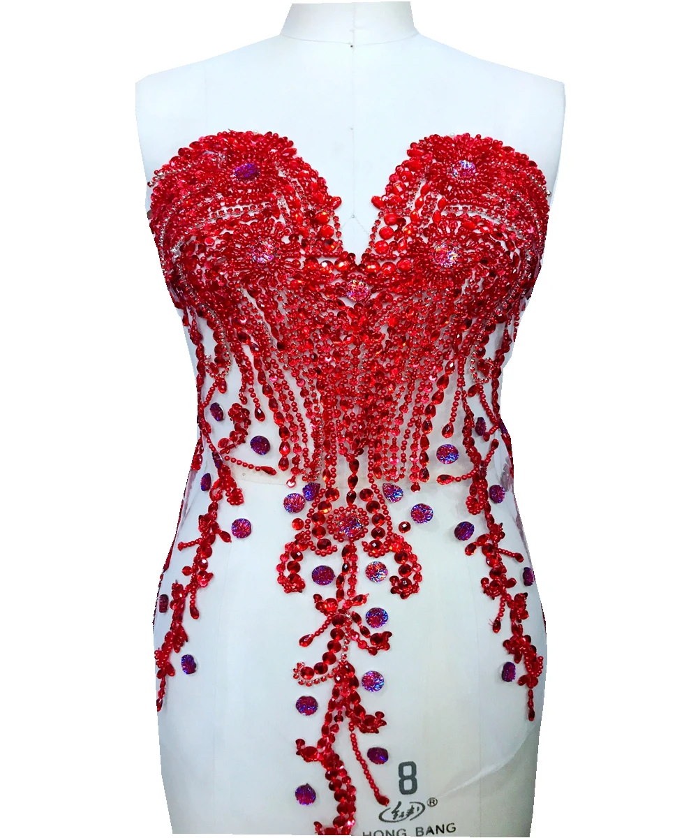 Fatto a mano rosso cucire su strass applique piume di struzzo decorazione finiture patch 66*34cm per abito da sposa accessorio 7 colori