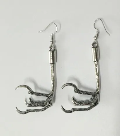 Gothic Raven Earring Crow Jewelry Oddities Bird Skull Claw Talon Stud Animal NU-GOTH Jewelry Gift