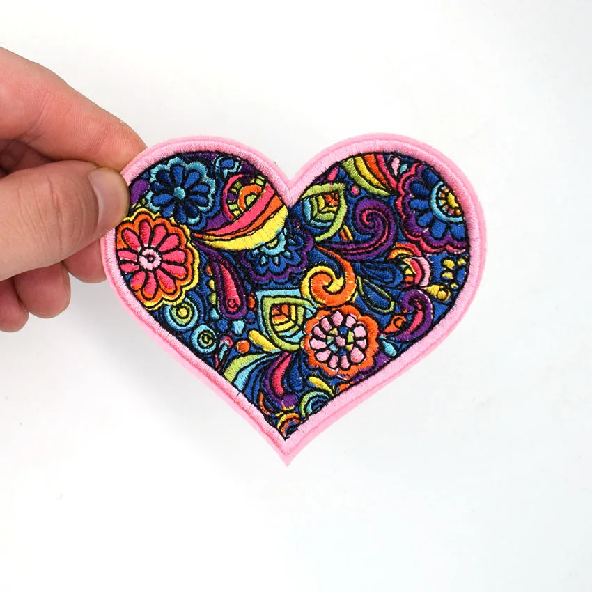 2018 Parches Patch Patches For Clothing 1pcs Rainbow Floral Peace Heart Love Applique Iron On Fabric Stickers Diy Accessories