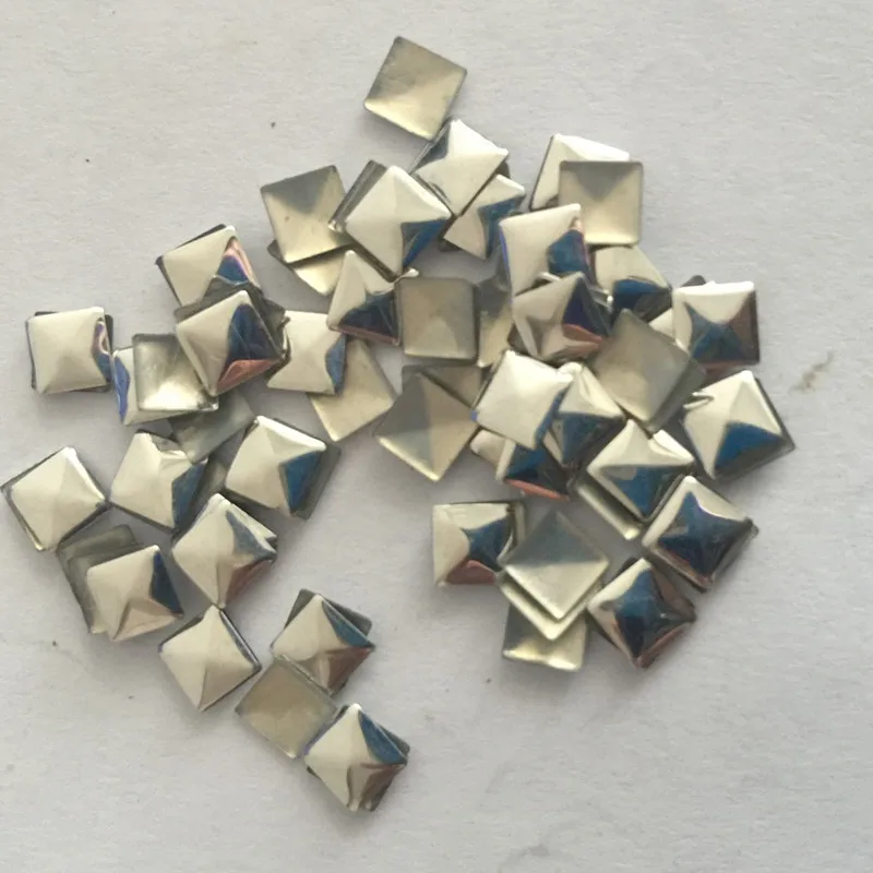 50PCS Hotfix Studs 10*10mm Silver Pyramid Iron-on Rhinestuds Hot fix Nailhead Panel Pressing Heat Transfer Garments DIY Spikes