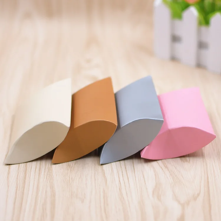 50Pcs Colorful Pillow Box Ribbon Bow Present Carton Candy Pouch Kraft Paper Bag Gift Boxes Wedding Party Supply Customize Case