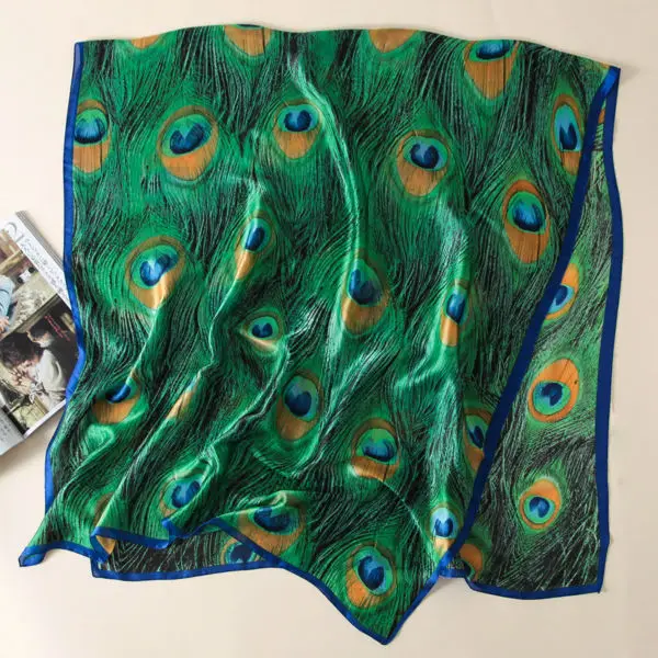 2023 Latest Lovely Animal Green Peacock Feather Silk Shawl Scarf Spain Luxury Brand Beach Bandanas Foulard Sjaal Wrap Hijab Caps